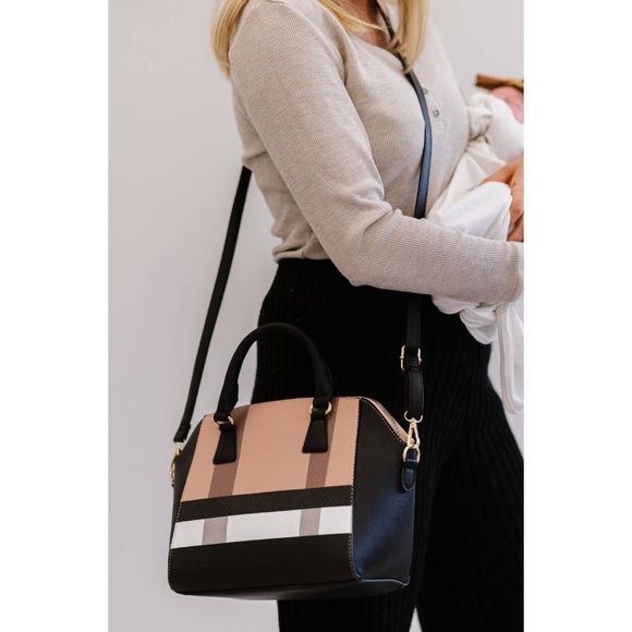 (NWT) Black handbag with neutral plaid colors with wallet (Pariscrossbo… - Picture 2 of 5